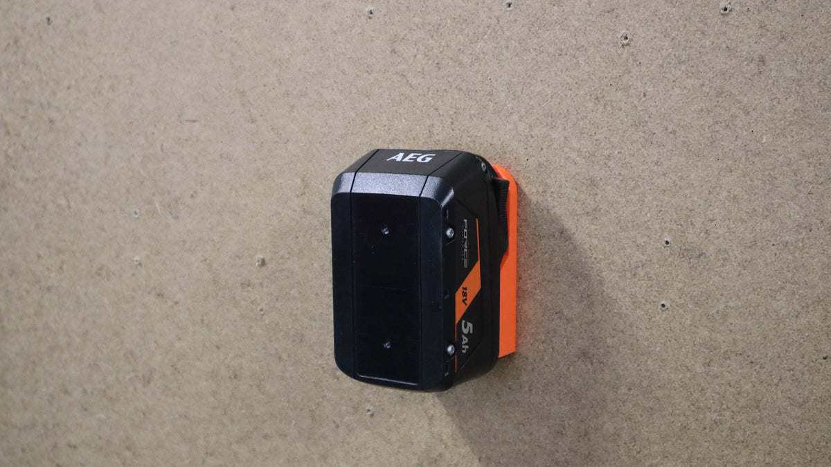 AEG 18V Battery Holder
